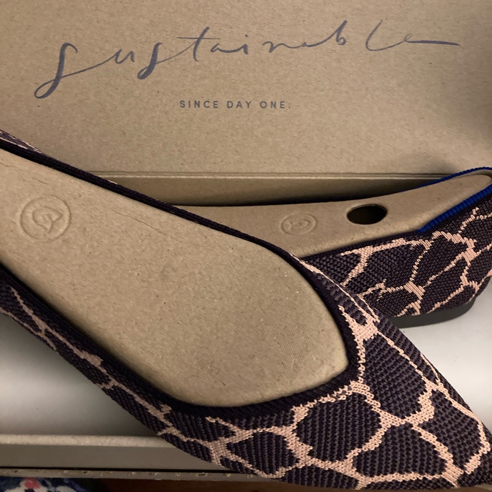 Rothy’s Violet Giraffe size 10 BNIB